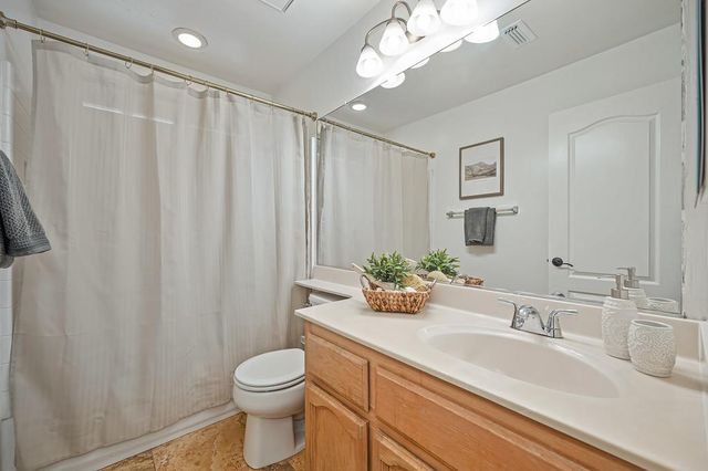 110 Royalton Cir, Folsom, CA 95630