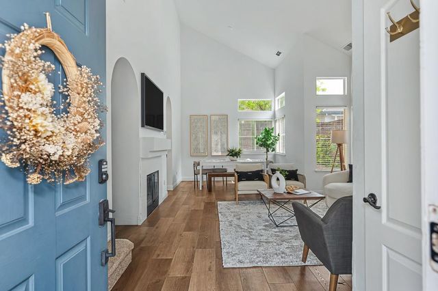 110 Royalton Cir, Folsom, CA 95630