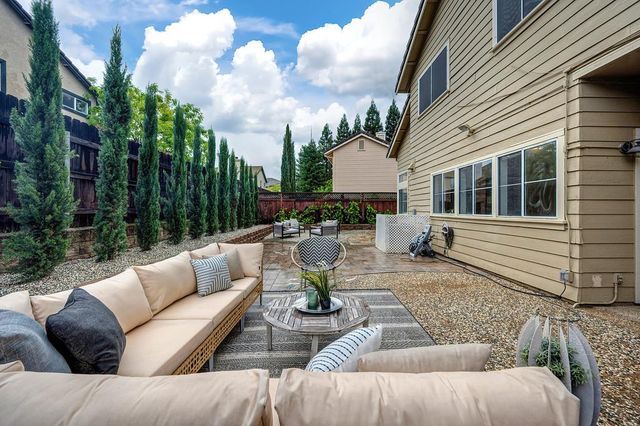 110 Royalton Cir, Folsom, CA 95630