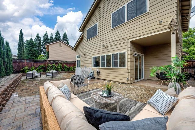 110 Royalton Cir, Folsom, CA 95630