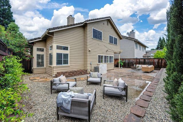 110 Royalton Cir, Folsom, CA 95630