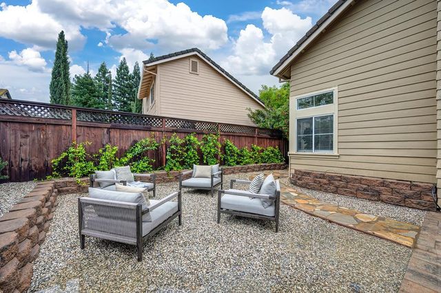 110 Royalton Cir, Folsom, CA 95630