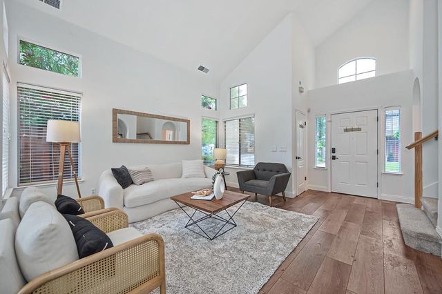 110 Royalton Cir, Folsom, CA 95630