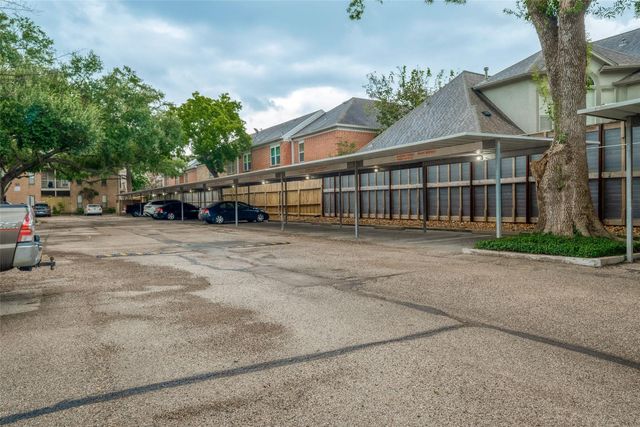 2001 Bering Drive 10H, Houston, TX 77057