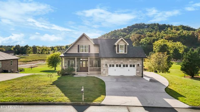 1120 Blazer Point, Dandridge, TN 37725