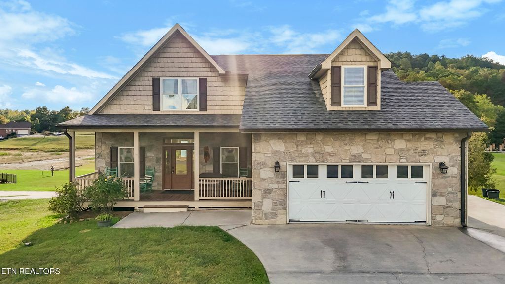 1120 Blazer Point, Dandridge, TN 37725