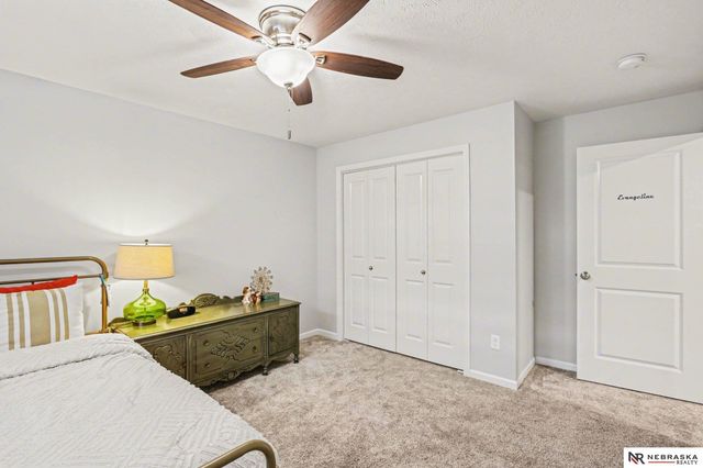 811 Terrace View Drive, Hickman, NE 68372