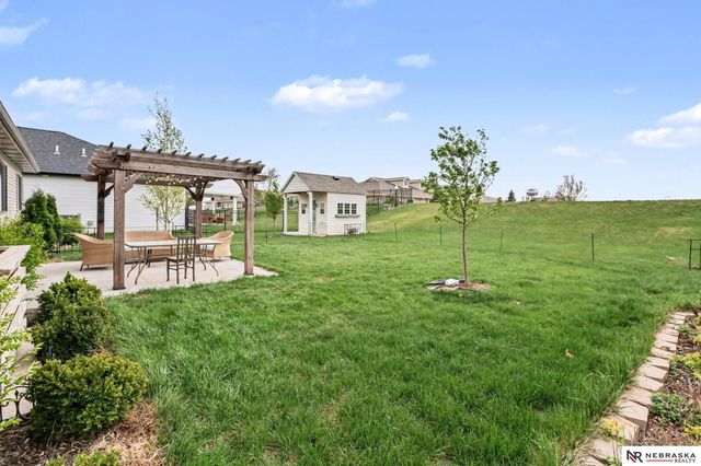 811 Terrace View Drive, Hickman, NE 68372