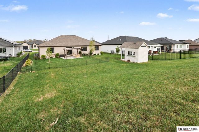 811 Terrace View Drive, Hickman, NE 68372