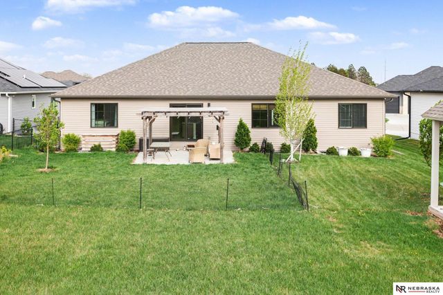 811 Terrace View Drive, Hickman, NE 68372