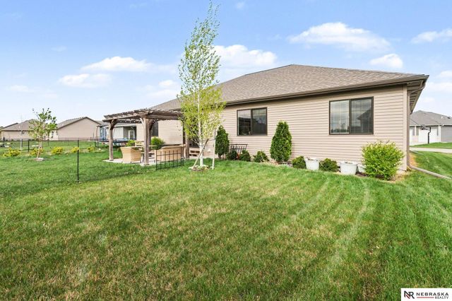 811 Terrace View Drive, Hickman, NE 68372