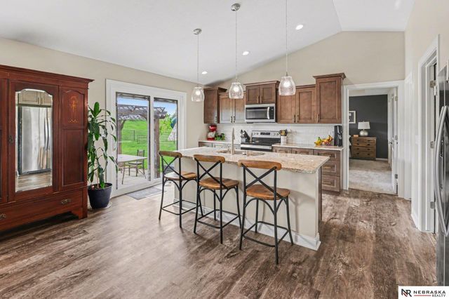 811 Terrace View Drive, Hickman, NE 68372
