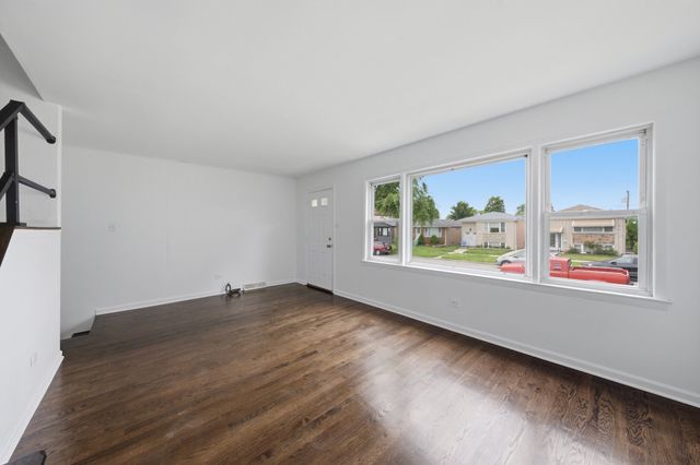 3723 S 53rd Court, Cicero, IL 60804
