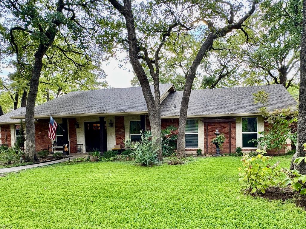 1013 Overhill Drive, Bedford, TX 76022 — exterior