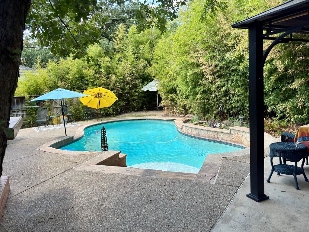 1013 Overhill Drive, Bedford, TX 76022 — photo 4