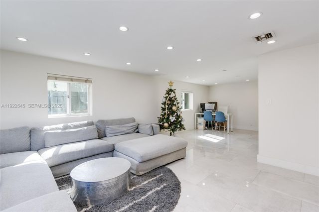 12300 NE Miami Ct, North Miami, FL 33161