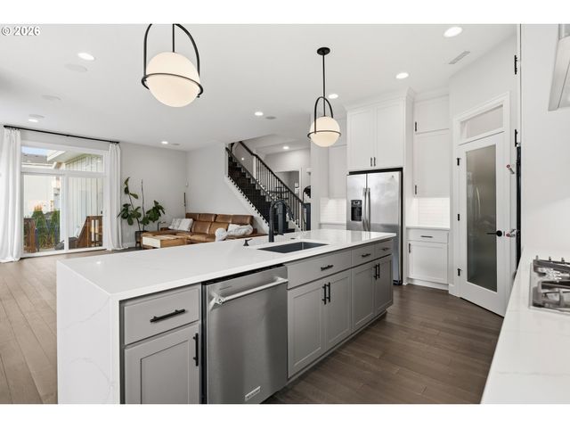 12032 Nw SCHALL St, Portland, OR 97229