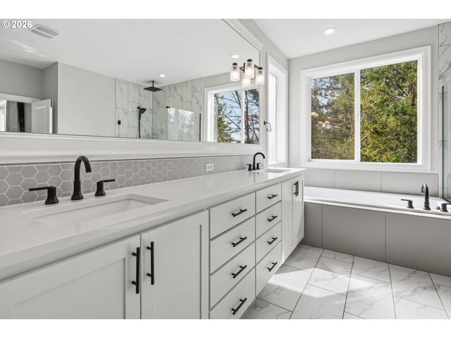 12032 Nw SCHALL St, Portland, OR 97229