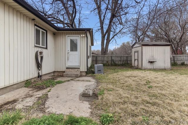 1629 S Date Avenue, Broken Arrow, OK 74012