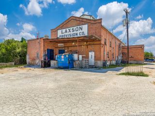264 W Lachapelle, San Antonio, TX 78204