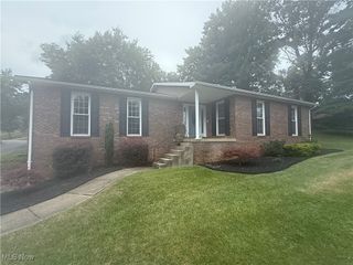 82 Wellesley Drive, Washington, WV 26181