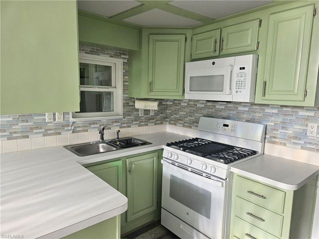 26 Garnet DR # 26G, Naples, FL 34114