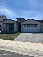 2737 E DERRINGER Court, Gilbert, AZ 85297