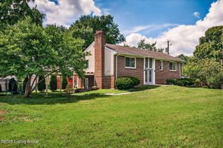9218 Axminster Dr, Louisville, KY 40299