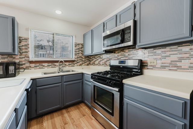 122 Brittany Drive, Streamwood, IL 60107