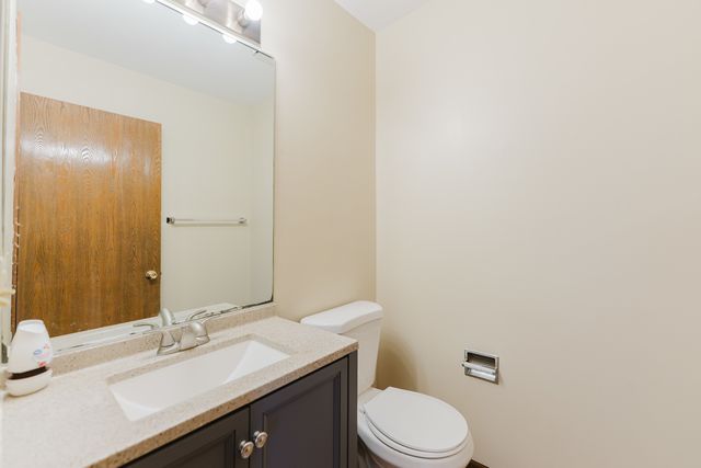 122 Brittany Drive, Streamwood, IL 60107