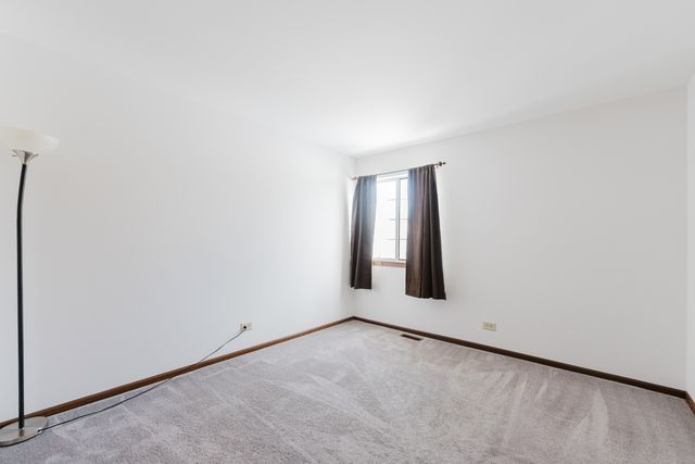 122 Brittany Drive, Streamwood, IL 60107