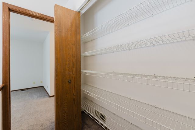 122 Brittany Drive, Streamwood, IL 60107