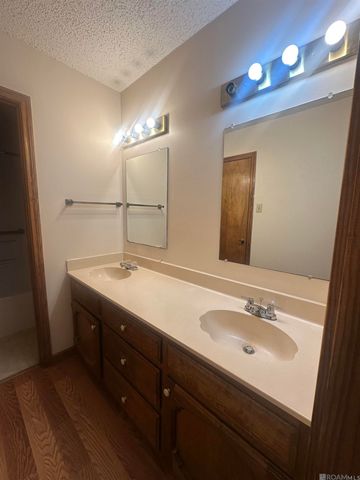 4502 Fausse Dr, Baker, LA 70714