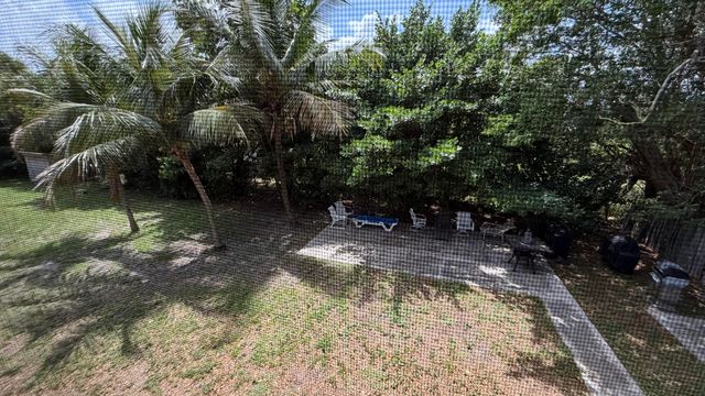 4061 NW 9th Avenue 206, Deerfield Beach, FL 33064