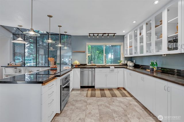 3920 Browns Point Boulevard, Tacoma, WA 98422