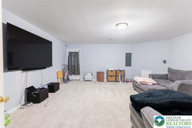 1213 Bradford Street, Allentown City, PA 18103