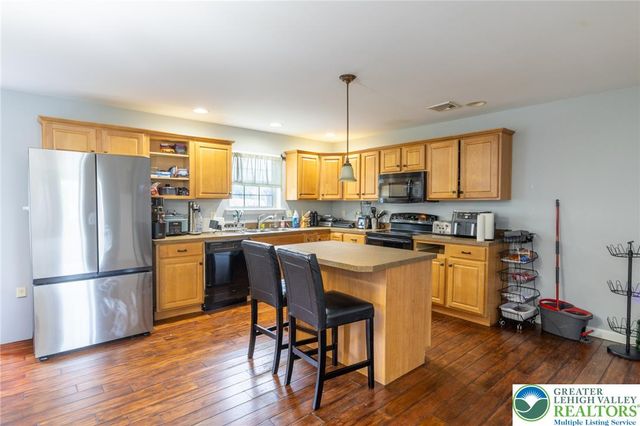 1213 Bradford Street, Allentown City, PA 18103