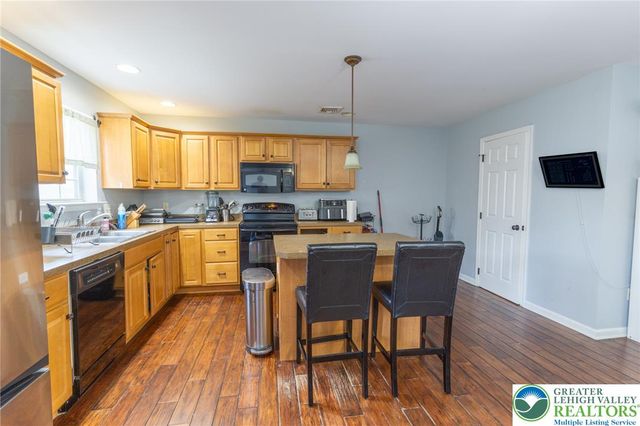 1213 Bradford Street, Allentown City, PA 18103