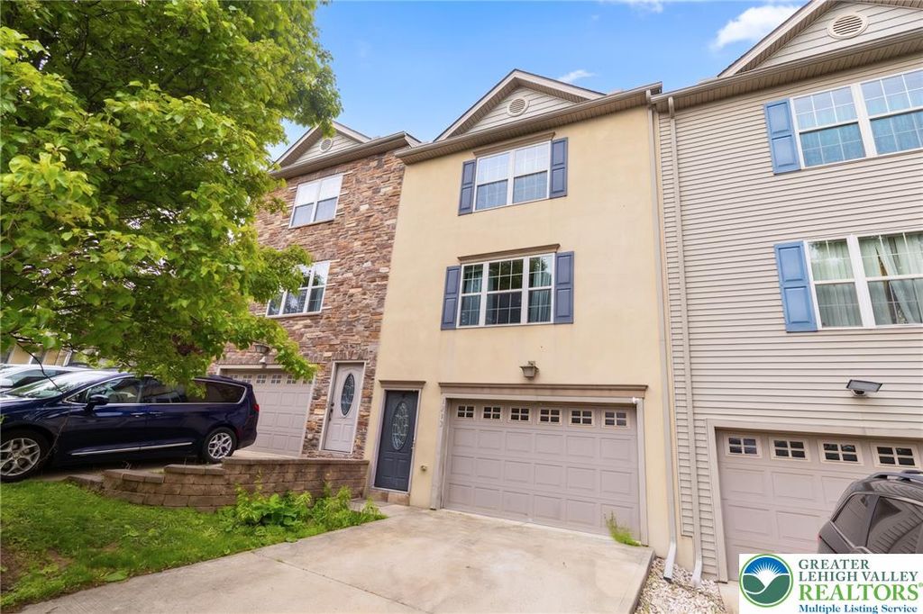 1213 Bradford Street, Allentown City, PA 18103