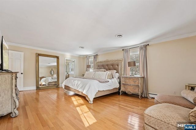 910 Huron Road, Franklin Lakes, NJ 07417