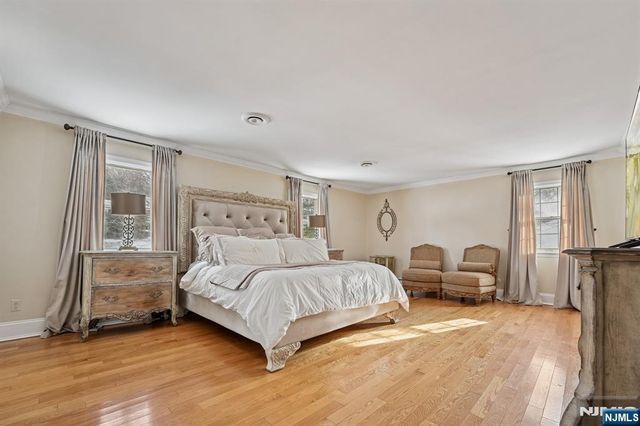 910 Huron Road, Franklin Lakes, NJ 07417