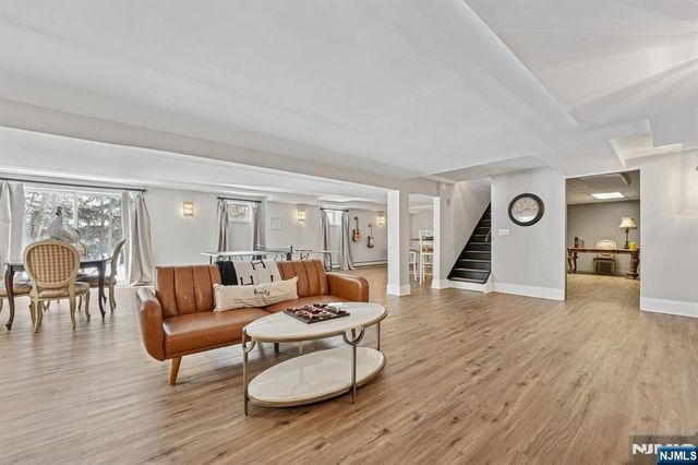 910 Huron Road, Franklin Lakes, NJ 07417