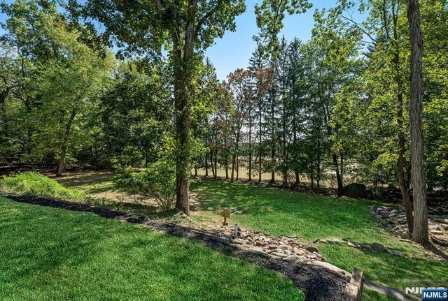 910 Huron Road, Franklin Lakes, NJ 07417