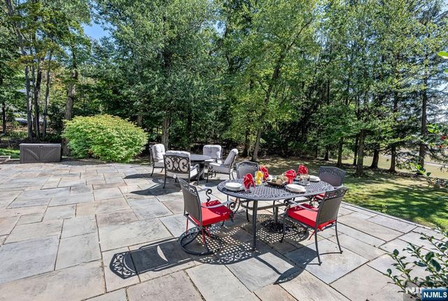 910 Huron Road, Franklin Lakes, NJ 07417