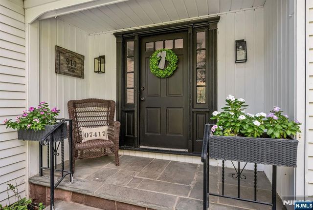 910 Huron Road, Franklin Lakes, NJ 07417