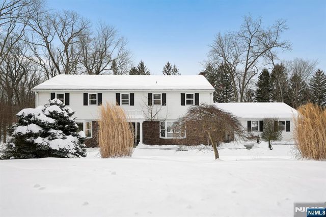 910 Huron Road, Franklin Lakes, NJ 07417