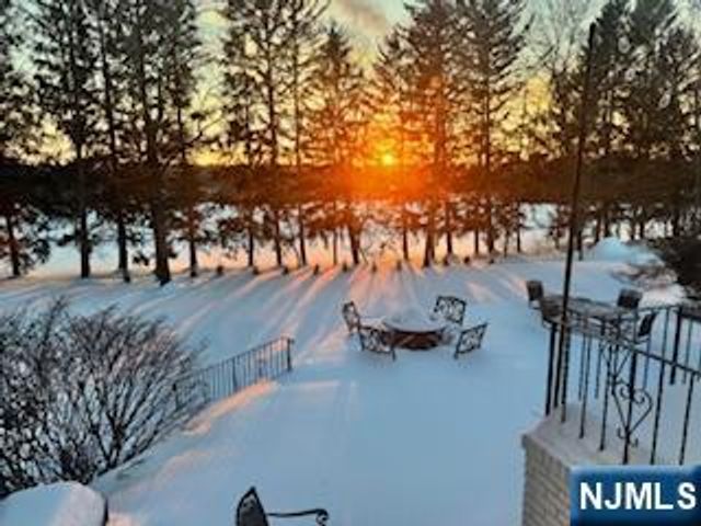 910 Huron Road, Franklin Lakes, NJ 07417