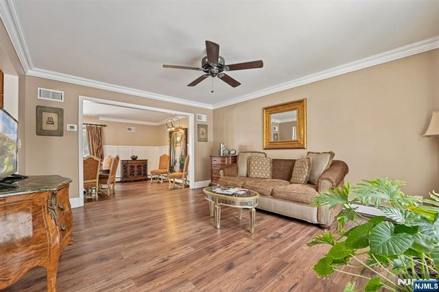 910 Huron Road, Franklin Lakes, NJ 07417