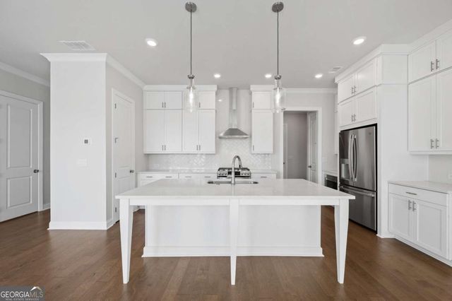 637 Skytop Drive, Cumming, GA 30040