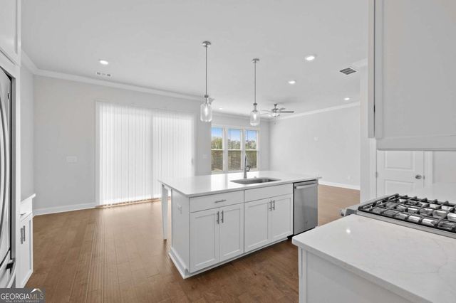 637 Skytop Drive, Cumming, GA 30040